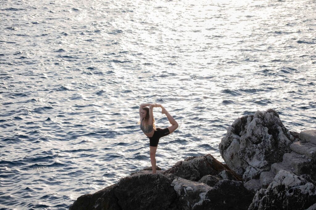 Détente profonde avec le yoga restauratif